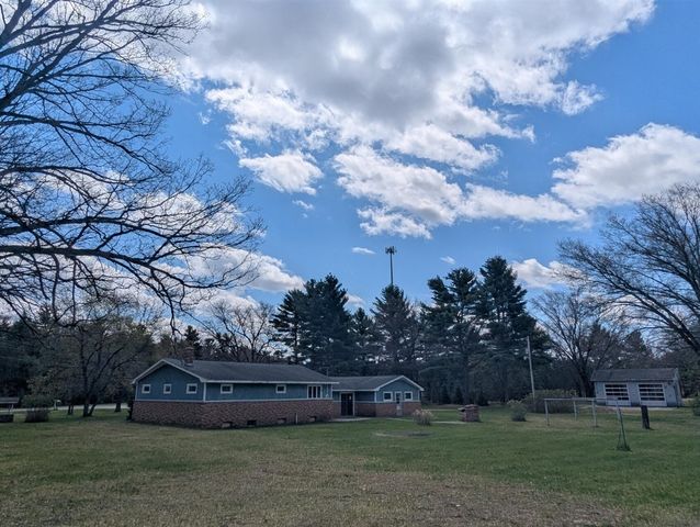 3771 S Walnut Avenue, White Cloud, MI 49349