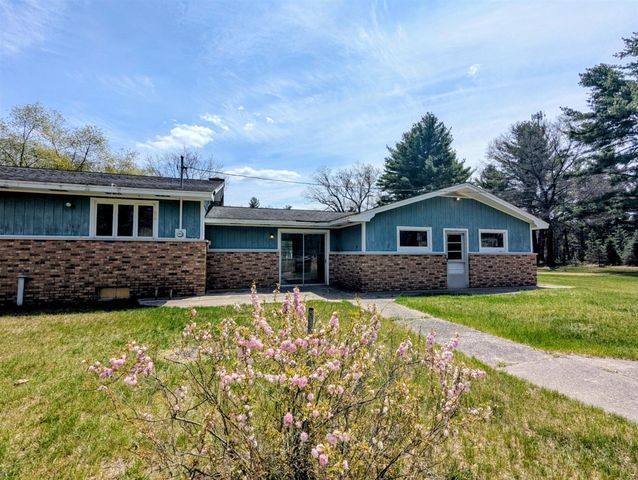 3771 S Walnut Avenue, White Cloud, MI 49349
