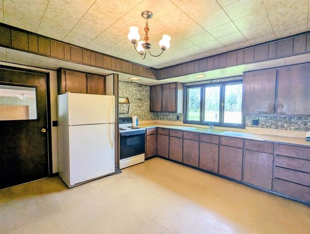 3771 S Walnut Avenue, White Cloud, MI 49349