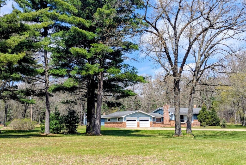 3771 S Walnut Avenue, White Cloud, MI 49349