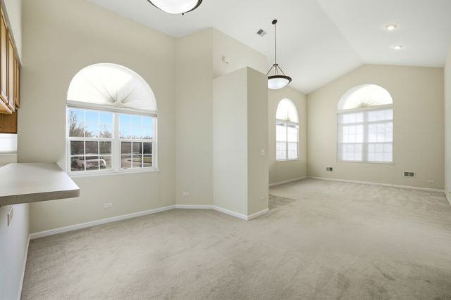 106 Hillwood Place, Aurora, IL 60506