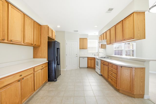 106 Hillwood Place, Aurora, IL 60506