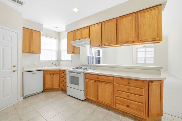 106 Hillwood Place, Aurora, IL 60506