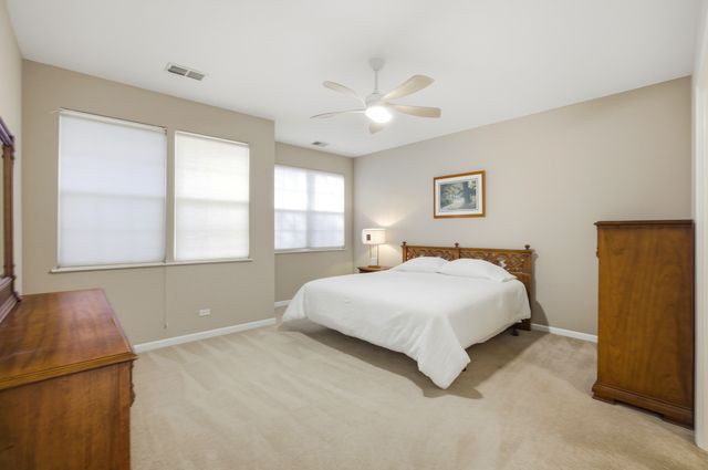 106 Hillwood Place, Aurora, IL 60506