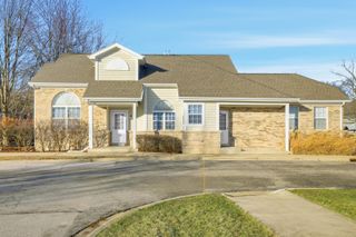 106 Hillwood Place, Aurora, IL 60506