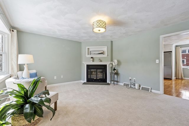 71 Prescott Drive 71, Chelmsford, MA 01863