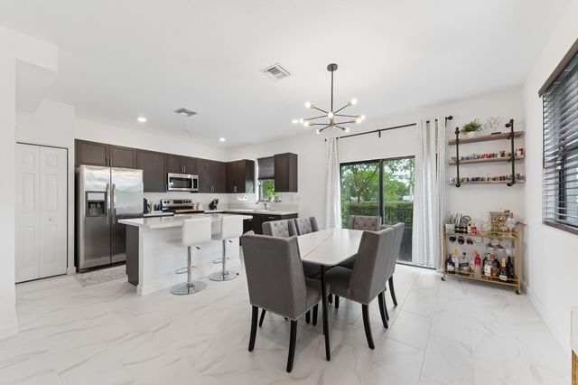 4622 Belgian Lane, Davie, FL 33314