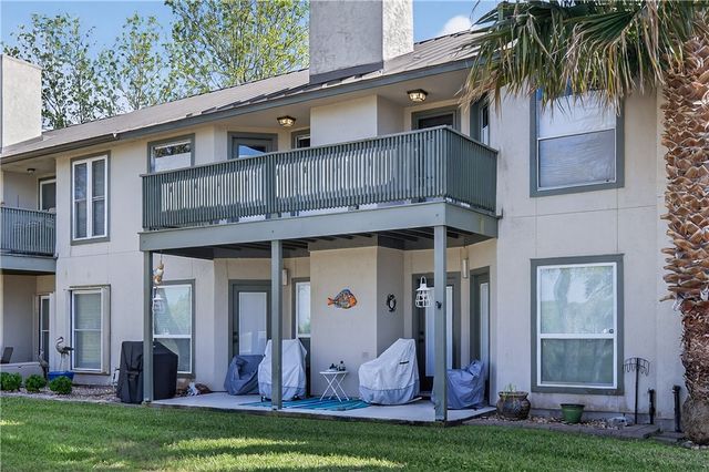 302 St Andrews G-203, Rockport, TX 78382