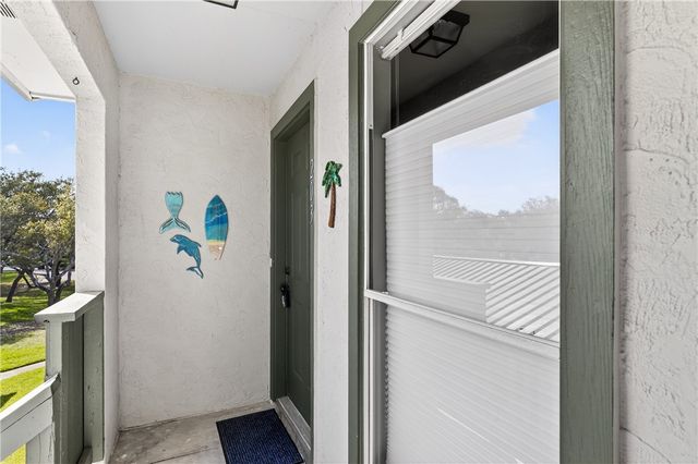 302 St Andrews G-203, Rockport, TX 78382