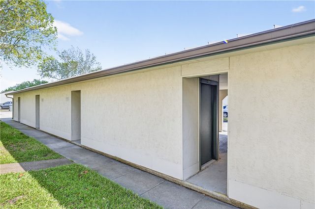 302 St Andrews G-203, Rockport, TX 78382