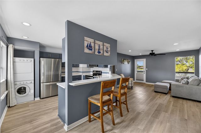 302 St Andrews G-203, Rockport, TX 78382