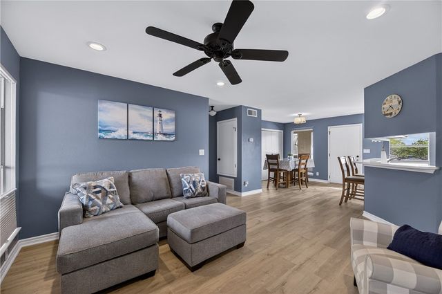 302 St Andrews G-203, Rockport, TX 78382