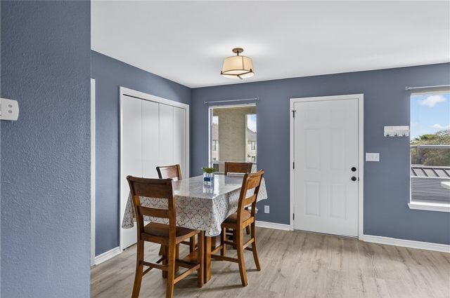 302 St Andrews G-203, Rockport, TX 78382