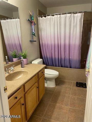 6916 E LAKEVIEW Avenue, Mesa, AZ 85209