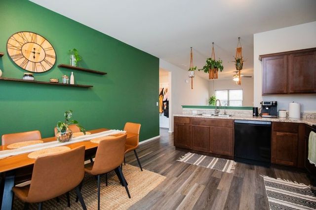 7201 SW Chalkstone Road, Bentonville, AR 72713