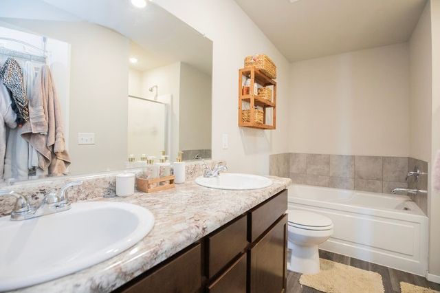 7201 SW Chalkstone Road, Bentonville, AR 72713