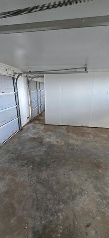 1801 Svetlik Avenue, Bay City, TX 77414