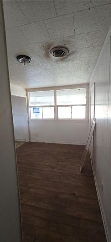 1801 Svetlik Avenue, Bay City, TX 77414