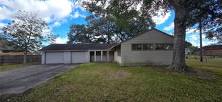 1801 Svetlik Avenue, Bay City, TX 77414