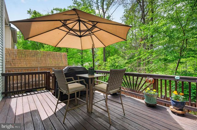 10111 CHESTNUT WOOD LN, Burke, VA 22015