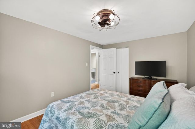 10111 CHESTNUT WOOD LN, Burke, VA 22015