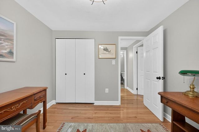 10111 CHESTNUT WOOD LN, Burke, VA 22015