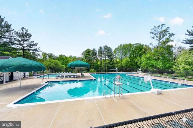 10111 CHESTNUT WOOD LN, Burke, VA 22015