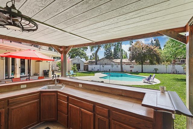 9303 Hildreth Ln, Stockton, CA 95212