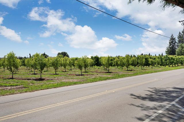 9303 Hildreth Ln, Stockton, CA 95212