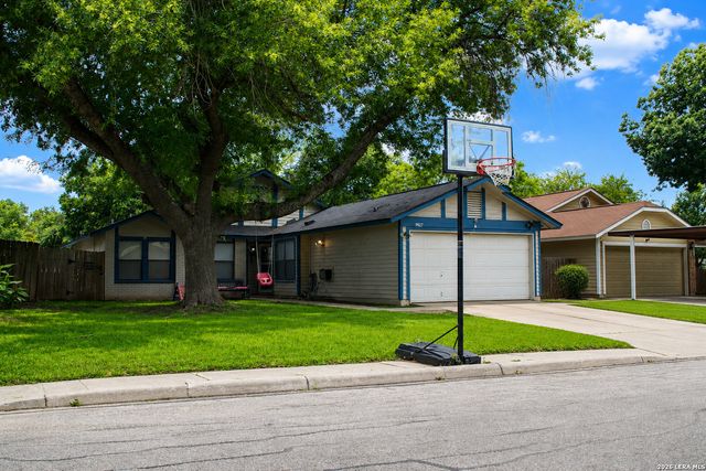9827 Autumn Silver, San Antonio, TX 78254