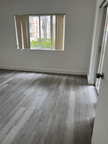 18860 NW 57th Avenue 106, Hialeah, FL 33015