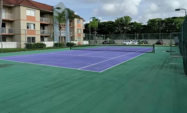 18860 NW 57th Avenue 106, Hialeah, FL 33015