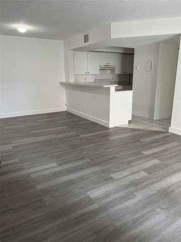 18860 NW 57th Avenue 106, Hialeah, FL 33015