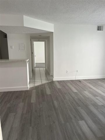 18860 NW 57th Avenue 106, Hialeah, FL 33015