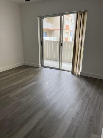 18860 NW 57th Avenue 106, Hialeah, FL 33015