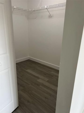 18860 NW 57th Avenue 106, Hialeah, FL 33015