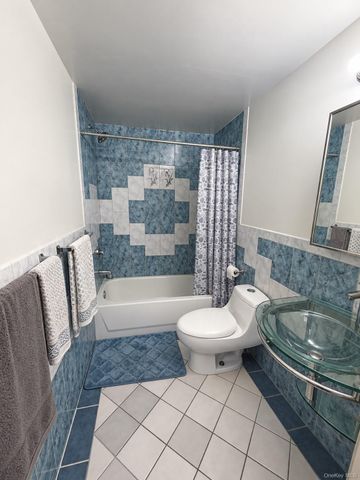 14336 37th Avenue 3D, Flushing, NY 11354