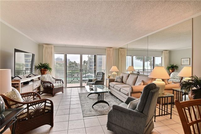 3939 Ocean Drive 302B, Vero Beach, FL 32963