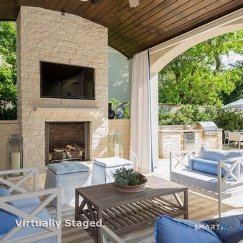 82 Roxbury Road, East Lyme, CT 06357