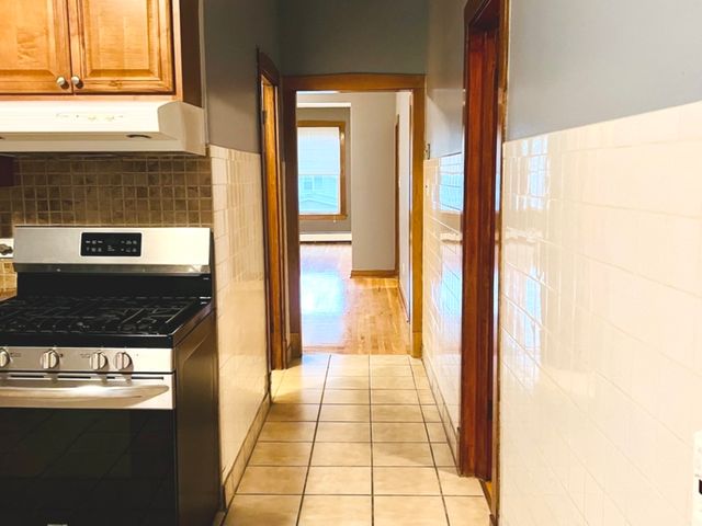 5110 W Hutchinson Street 2, Chicago, IL 60641