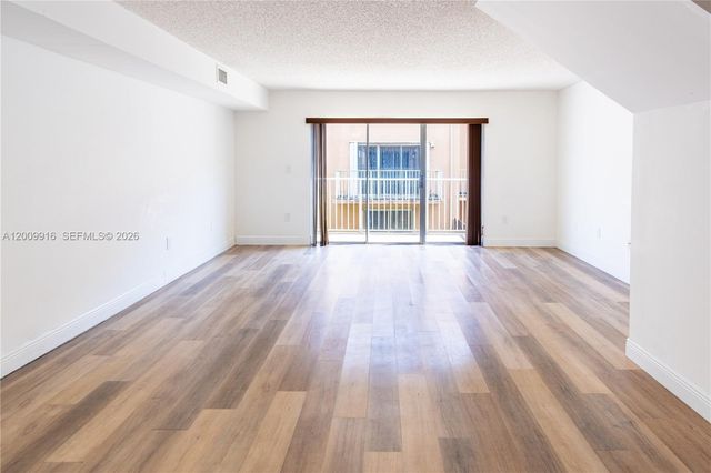 14905 SW 80th St 212, Miami, FL 33193