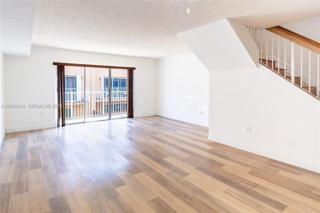 14905 SW 80th St 212, Miami, FL 33193