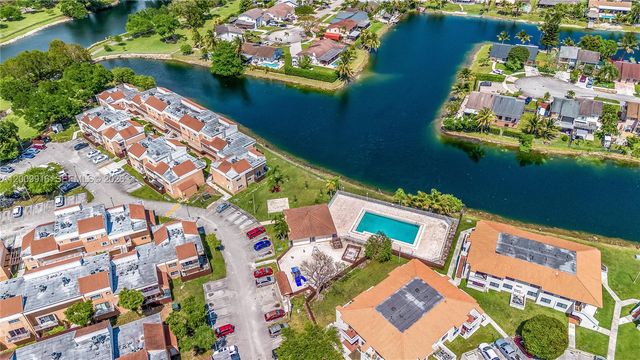 14905 SW 80th St 212, Miami, FL 33193