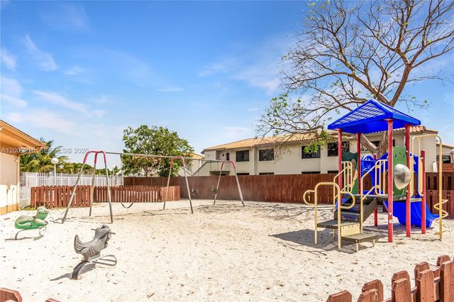 14905 SW 80th St 212, Miami, FL 33193