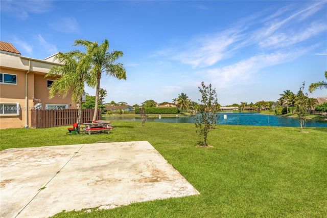 14905 SW 80th St 212, Miami, FL 33193