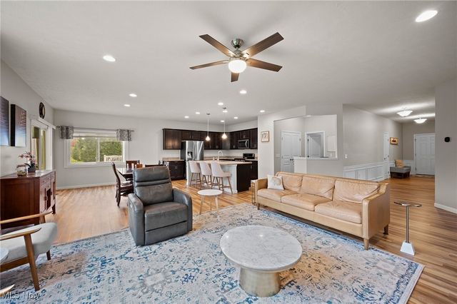 8021 Heatherglen Drive, Mentor, OH 44060