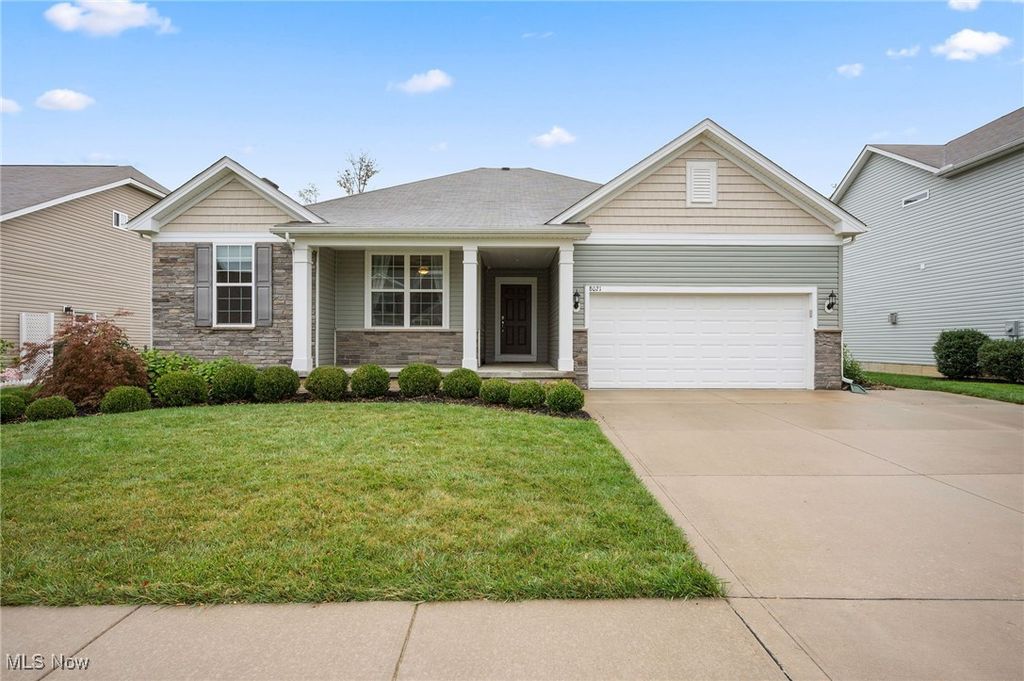 8021 Heatherglen Drive, Mentor, OH 44060