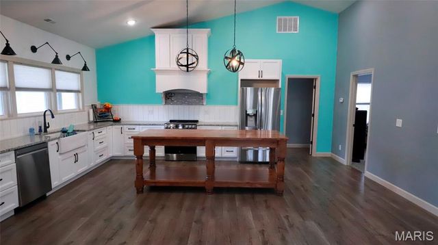 10562 Scarlet Ridge Drive, Potosi, MO 63664