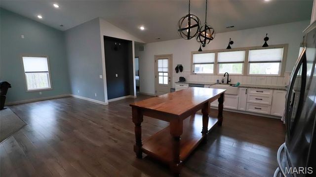 10562 Scarlet Ridge Drive, Potosi, MO 63664