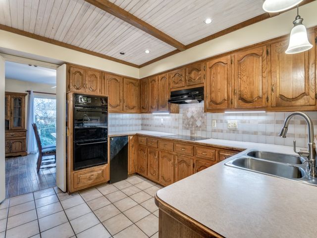 614 Old Country Road, Duncanville, TX 75137